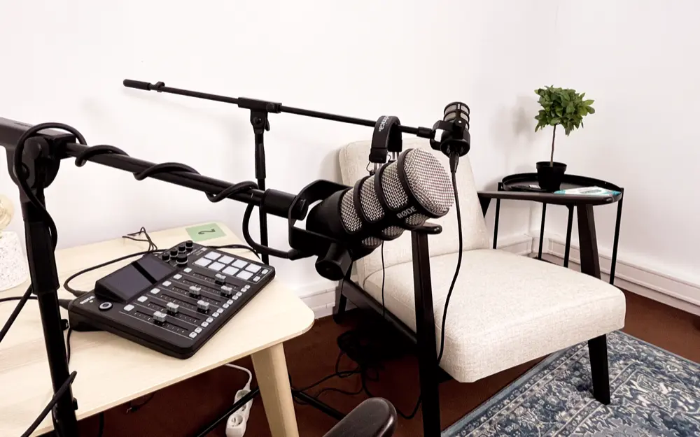 Photo d'illustration #0 du Studio 3 - Interview duo - Bastille de type Studio de podcast dans la ville Paris