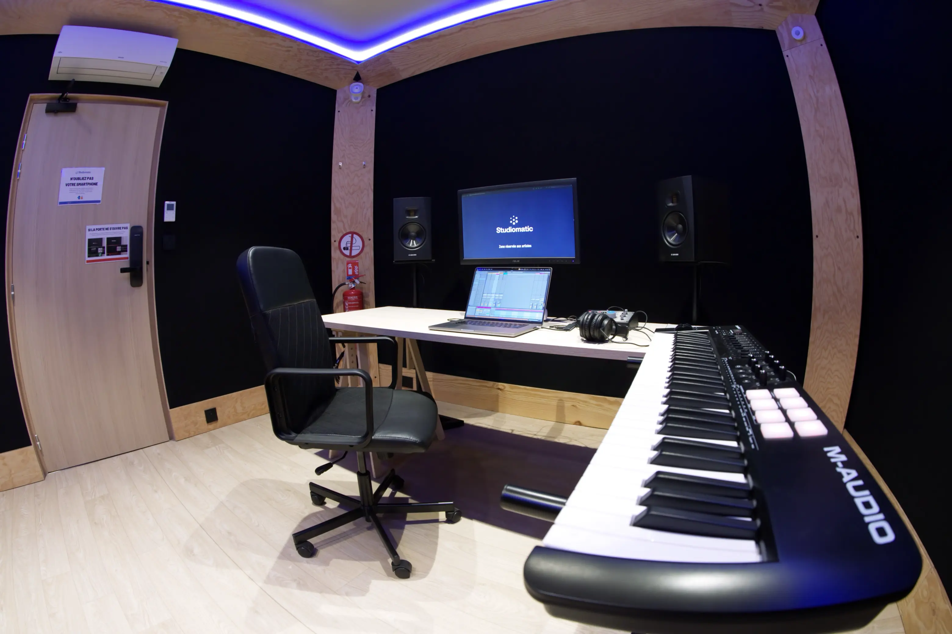 Photo d'illustration #4 du Studio 7 - Carrefour Pleyel de type Studio d'enregistrement dans la ville Saint-Denis